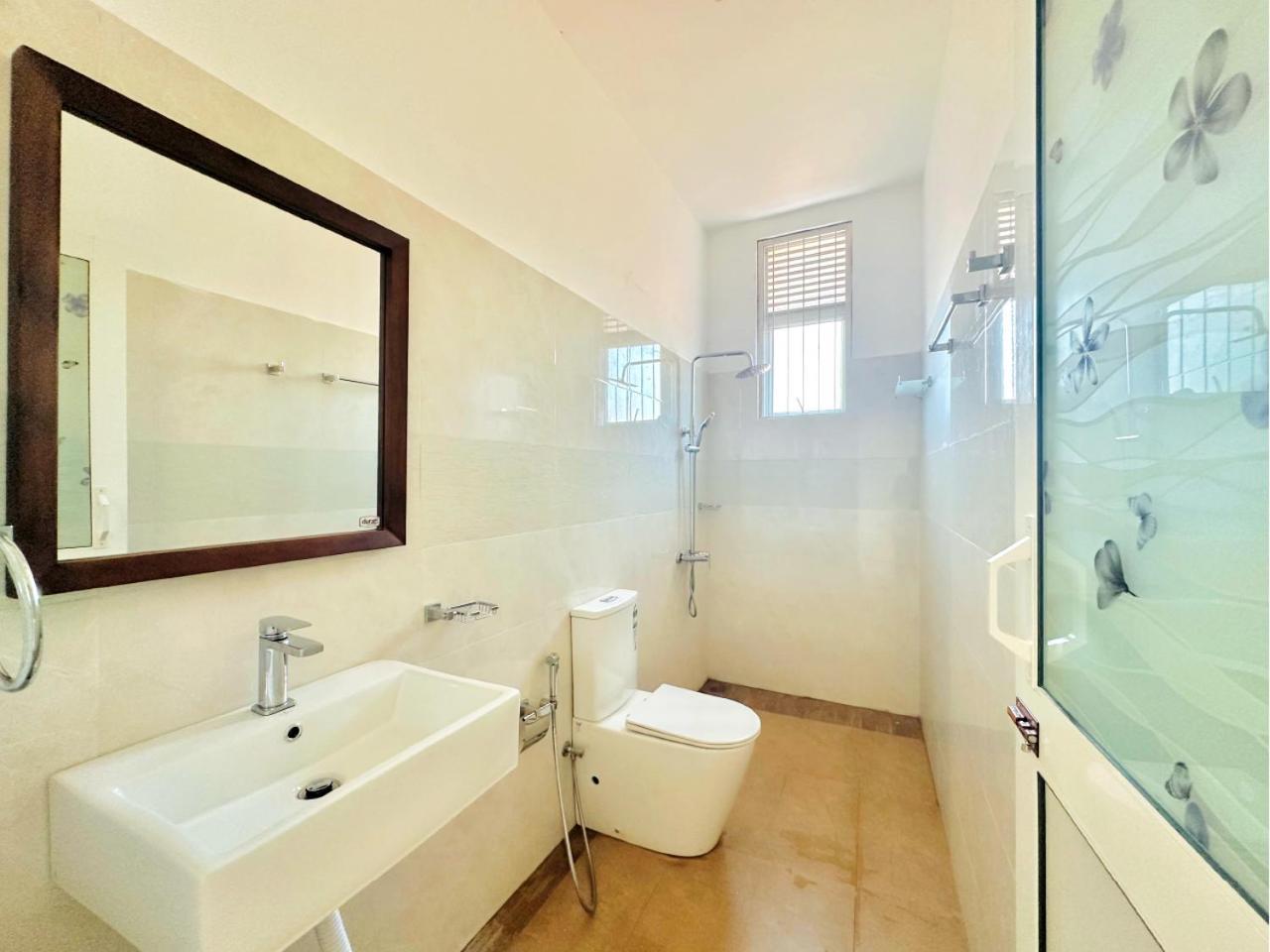 Sea Breeze Guest House Negombo Exterior foto